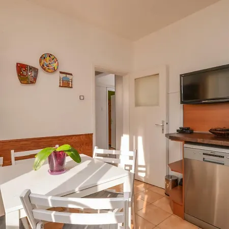 Apartment Our Is Your - Cosy Two Bedroom Next To Ndk And Vitoshka *