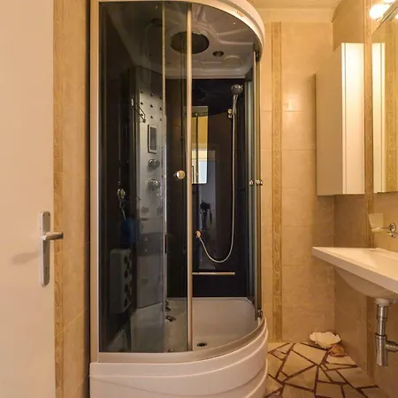 Our Is Your - Cosy Two Bedroom Next To Ndk And Vitoshka Apartment *