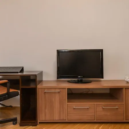 Our Is Your - Cosy Two Bedroom Next To Ndk And Vitoshka Apartment Sofia